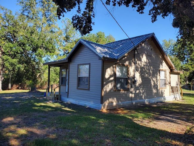 909 W Elder Street, House other with 3 bedrooms, 2 bathrooms and null parking in Colmesneil TX | Image 5