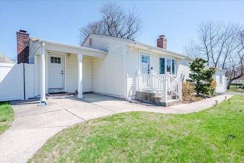 35 Saint Nicholas Ave, Smithtown, NY, 11787-1047 | Card Image