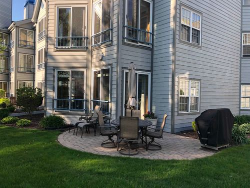 405-5383 Mariners Cove Dr, Madison, WI, 53704-7622 | Card Image