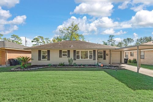 2023 Woodcrest Dr, Houston, TX, 77018-5040 | Card Image