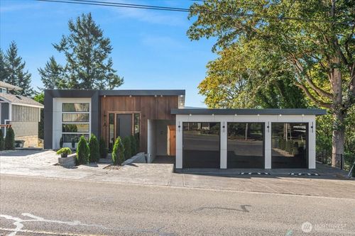 520 Columbia St, Cathlamet, WA, 98612-9755 | Card Image
