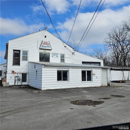 4529 Mill St, Medina, NY, 14103-9755 | Card Image
