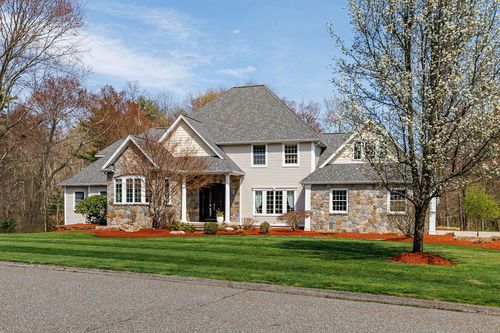 37 Old Farm Rd, East Longmeadow, MA, 01028-3181 | Card Image