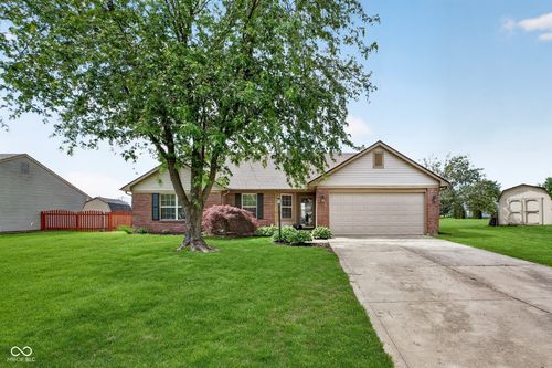 6626 Crossbridge Dr, Noblesville, IN, 46062-7361 | Card Image