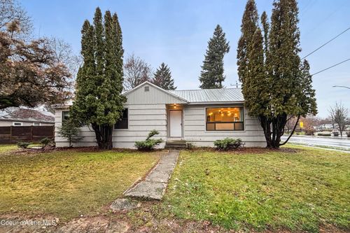 727 N 6th Ave, Sandpoint, ID, 83864-1528 | Card Image