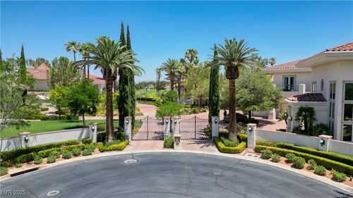 66 Innisbrook Ave, Las Vegas, NV, 89113-1225 | Card Image