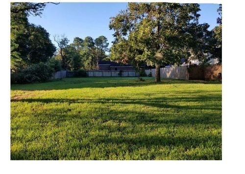 209 Anglewood, Angleton, TX, 77515 | Card Image