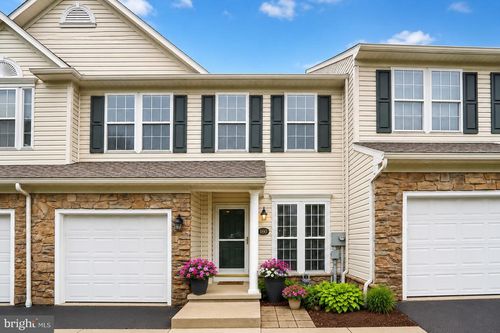 160 Scenery Ct, State College, PA, 16801-7692 | Card Image