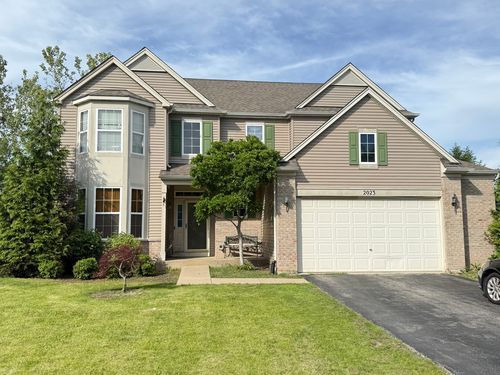 2023 Crosswind Dr, Plainfield, IL, 60586-2251 | Card Image