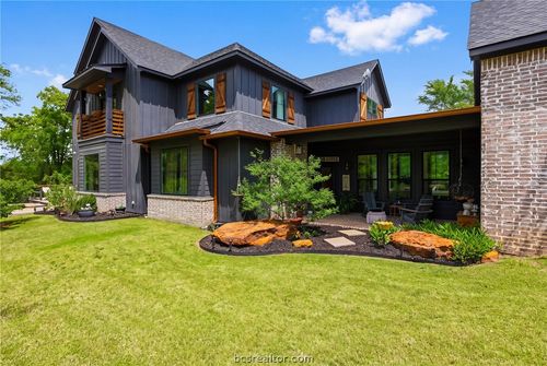 215 Woodforest Lane, Franklin, TX, 77856 | Card Image