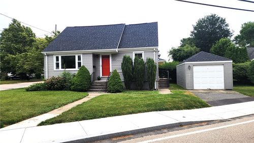 19 Hillside Ave, Newport, RI, 02840-1454 | Card Image