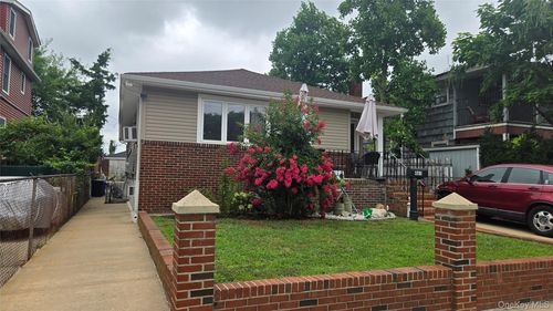 465 Magnolia Blvd, Long Beach, NY, 11561-1944 | Card Image