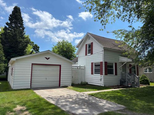 202 Evans St, East Tawas, MI, 48730-1524 | Card Image
