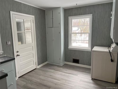 16 Vail Ave, East Quogue, NY, 11942-4118 | Card Image