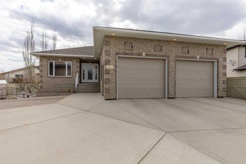 630 Couleecreek Pl S, Lethbridge, AB, T1K8C1 | Card Image
