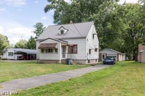 660 Rosegarden Dr Ne, Warren, OH, 44484-1833 | Card Image