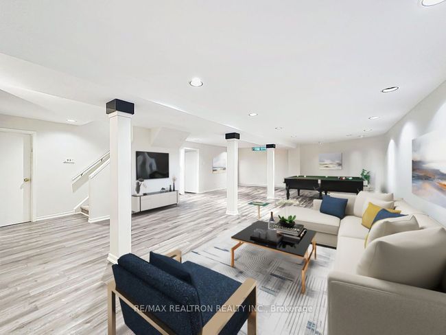 17 Colvin Cres, House other with 5 bedrooms, 4 bathrooms and 3 parking in Thornhill ON | Image 42
