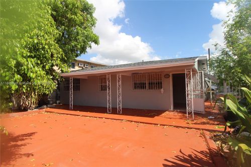 965 W 23rd St, Hialeah, FL, 33010-2037 | Card Image