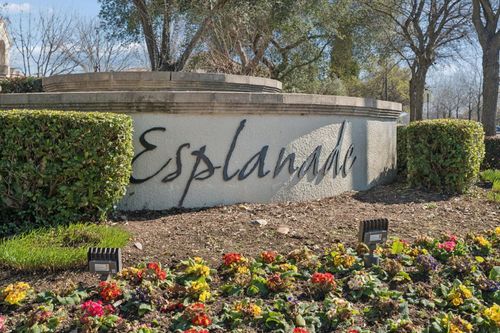 1009 Esplanade Cir, Folsom, CA, 95630-7360 | Card Image