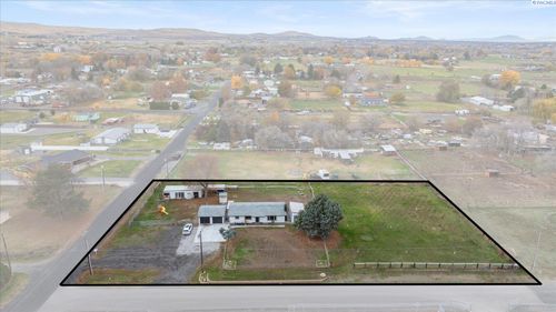 220006 E 59th Ave, Kennewick, WA, 99337-9153 | Card Image