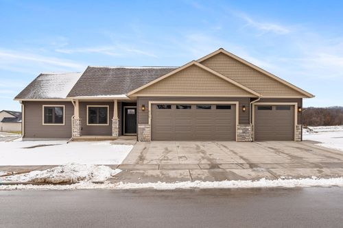 835 Crockett Dr, Holmen, WI, 54636-3317 | Card Image