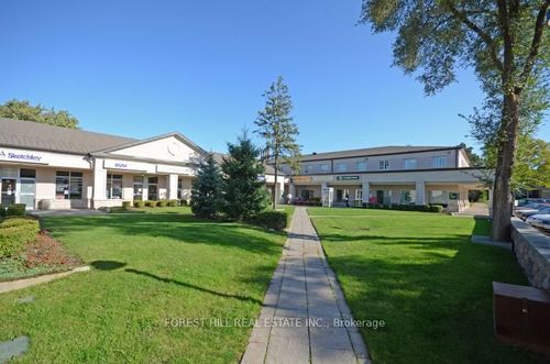 201-35 The Links Rd, North York, ON, M2P1T7 | Card Image