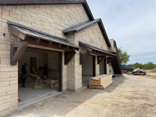 682 Evergreen Cir, Round Mountain, TX, 78663-2052 | Card Image