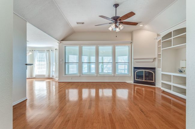 341 Sam Houston Loop, House other with 3 bedrooms, 2 bathrooms and 4 parking in Pointblank TX | Image 7