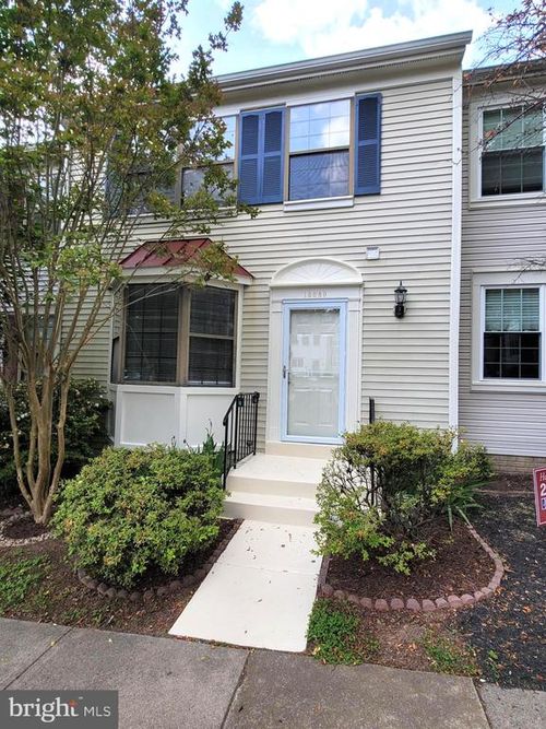 13689 Wildflower Ln, CLIFTON, VA, 20124-1050 | Card Image