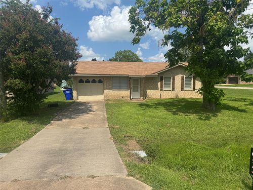 606 E Broad St, Forney, TX, 75126-4115 | Card Image
