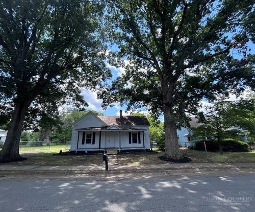 603 Thomas St, Reidsville, NC, 27320-4925 | Card Image