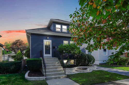 3921 Sunnyside Ave, Brookfield, IL, 60513-2024 | Card Image