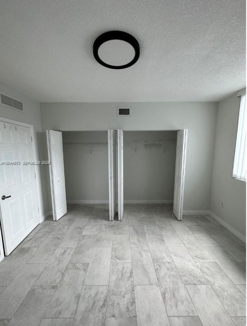 1406-275 Ne 18th St, MIAMI, FL, 33132-1117 | Card Image