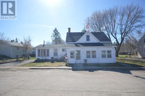 235 Renfrew Ave W, Renfrew, ON, K7V2Y7 | Card Image