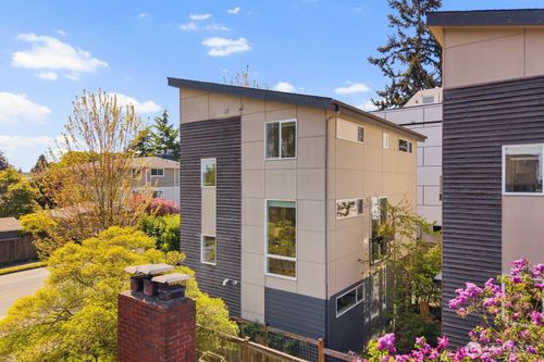 628 Nw 85th St, Seattle, WA, 98117-3143 | Card Image