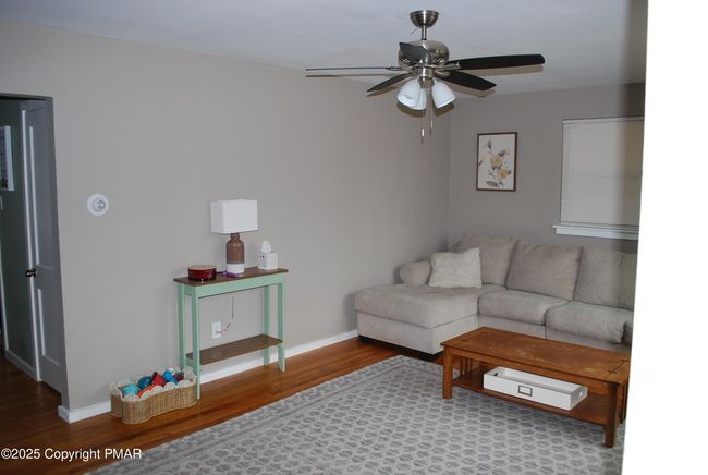 Living Room | Image 4
