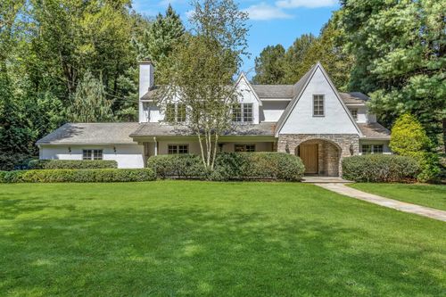 75 W Glen Dr, Stamford, CT, 06902-1311 | Card Image