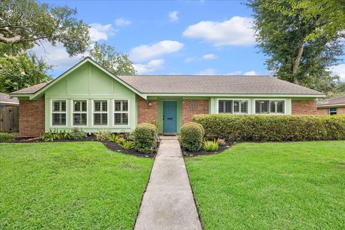 8114 Twin Hills Dr, Houston, TX, 77071-1239 | Card Image