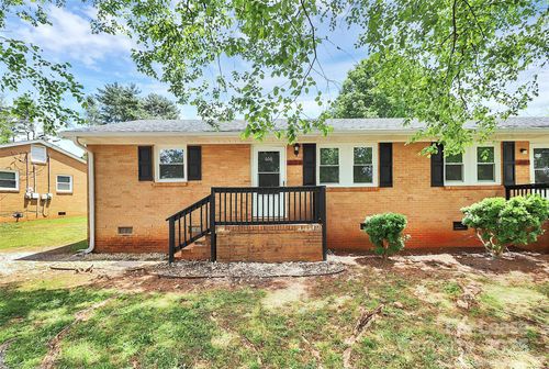 606 Temple St, Kings Mountain, NC, 28086-2352 | Card Image