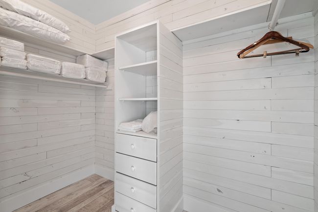 Walk-in CLoset in Bedroom 3 | Image 28