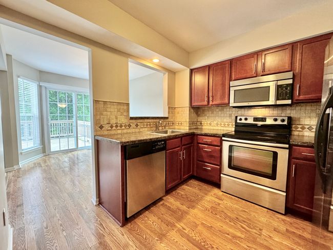 4399 Hunters Cir E, Condo with 2 bedrooms, 2 bathrooms and null parking in Canton MI | Image 5