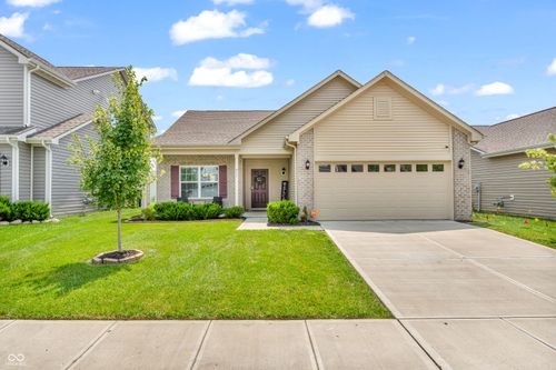 911 Cass Dr, Franklin, IN, 46131-6979 | Card Image