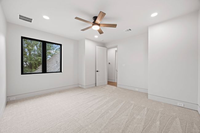 Upstairs bedroom 2 | Image 31