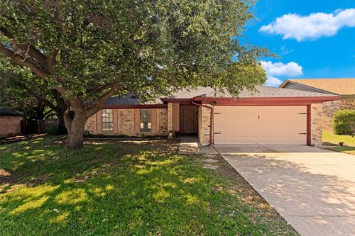 1065 Green Ridge Ter, Saginaw, TX, 76179-3405 | Card Image