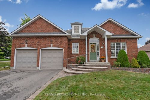 71 Country Estates Dr, Port Perry, ON, L9L1S3 | Card Image