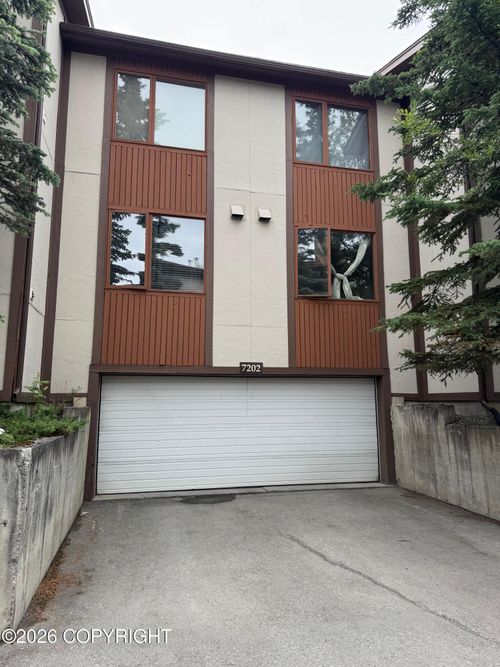 e-7202 Foxridge Cir, Anchorage, AK, 99518-2703 | Card Image