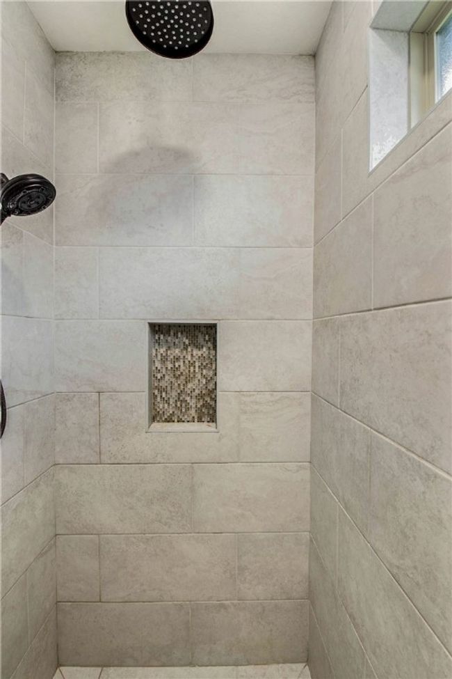 Bathroom with tiled shower | Image 18