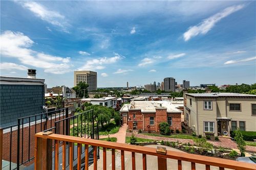 110 E 30th St, Kansas City, MO, 64108-3211 | Card Image