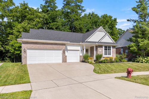 13662 Cobblestone Creek Dr, Van Buren Township, MI, 48111-2035 | Card Image