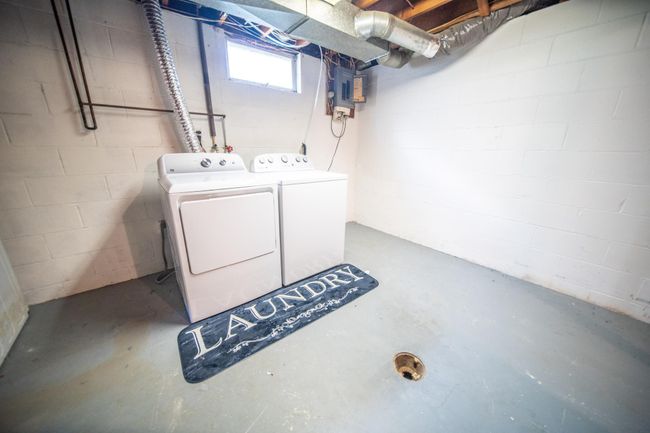 Laundry Area | Image 18